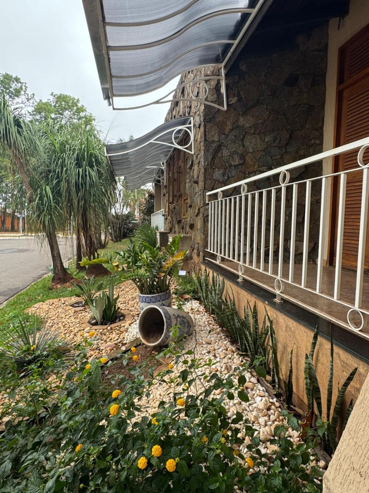 Paradise Inn Hotel カタンドゥーヴァ エクステリア 写真