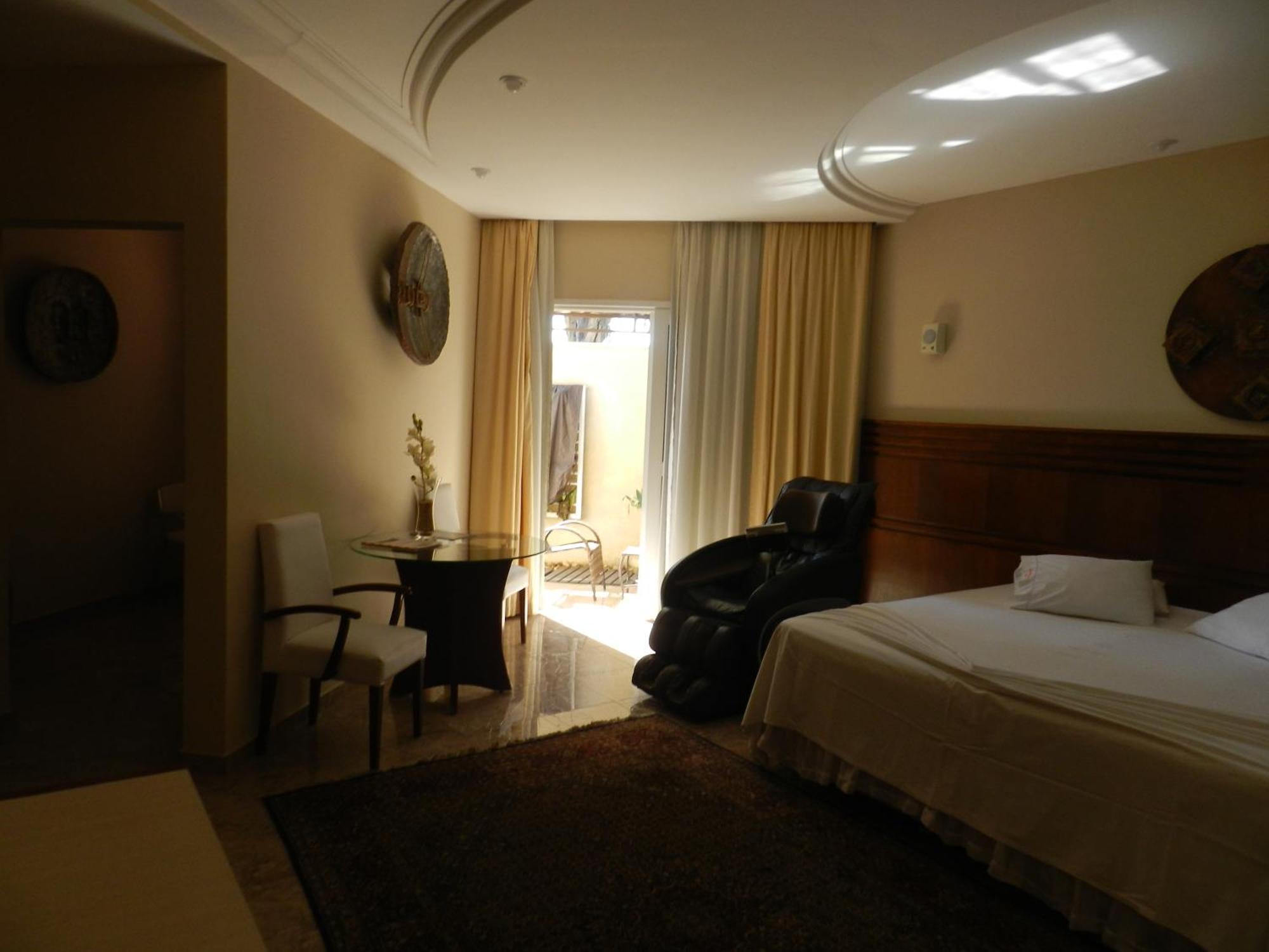 Paradise Inn Hotel カタンドゥーヴァ エクステリア 写真